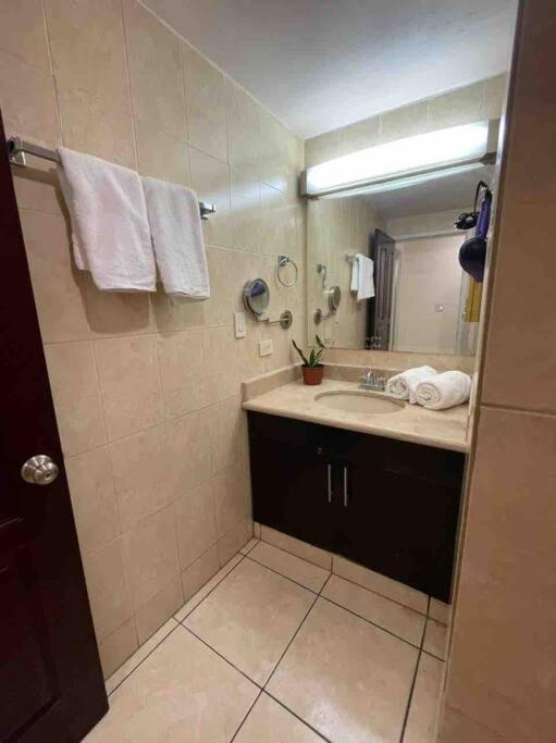Romántico depto con jacuzzi en la habitación *